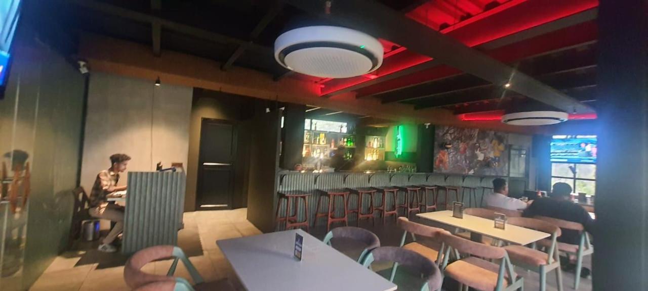 Prayana Hotels Kochi Buitenkant foto