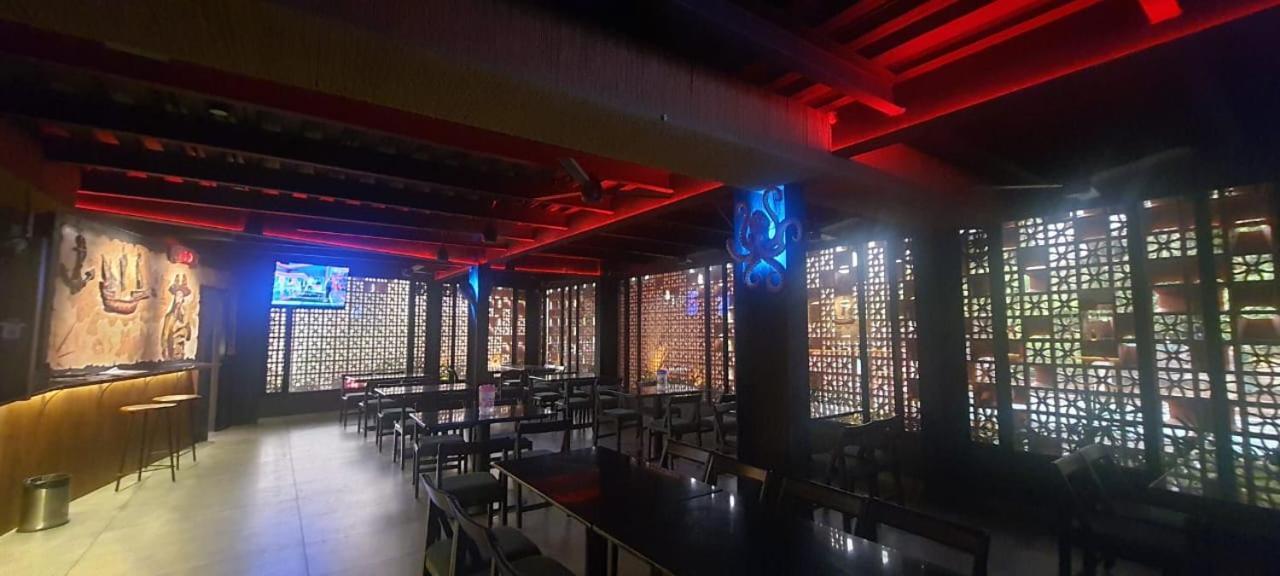 Prayana Hotels Kochi Buitenkant foto