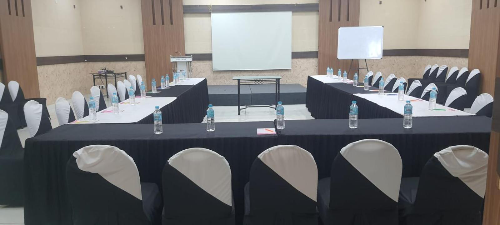 Prayana Hotels Kochi Buitenkant foto