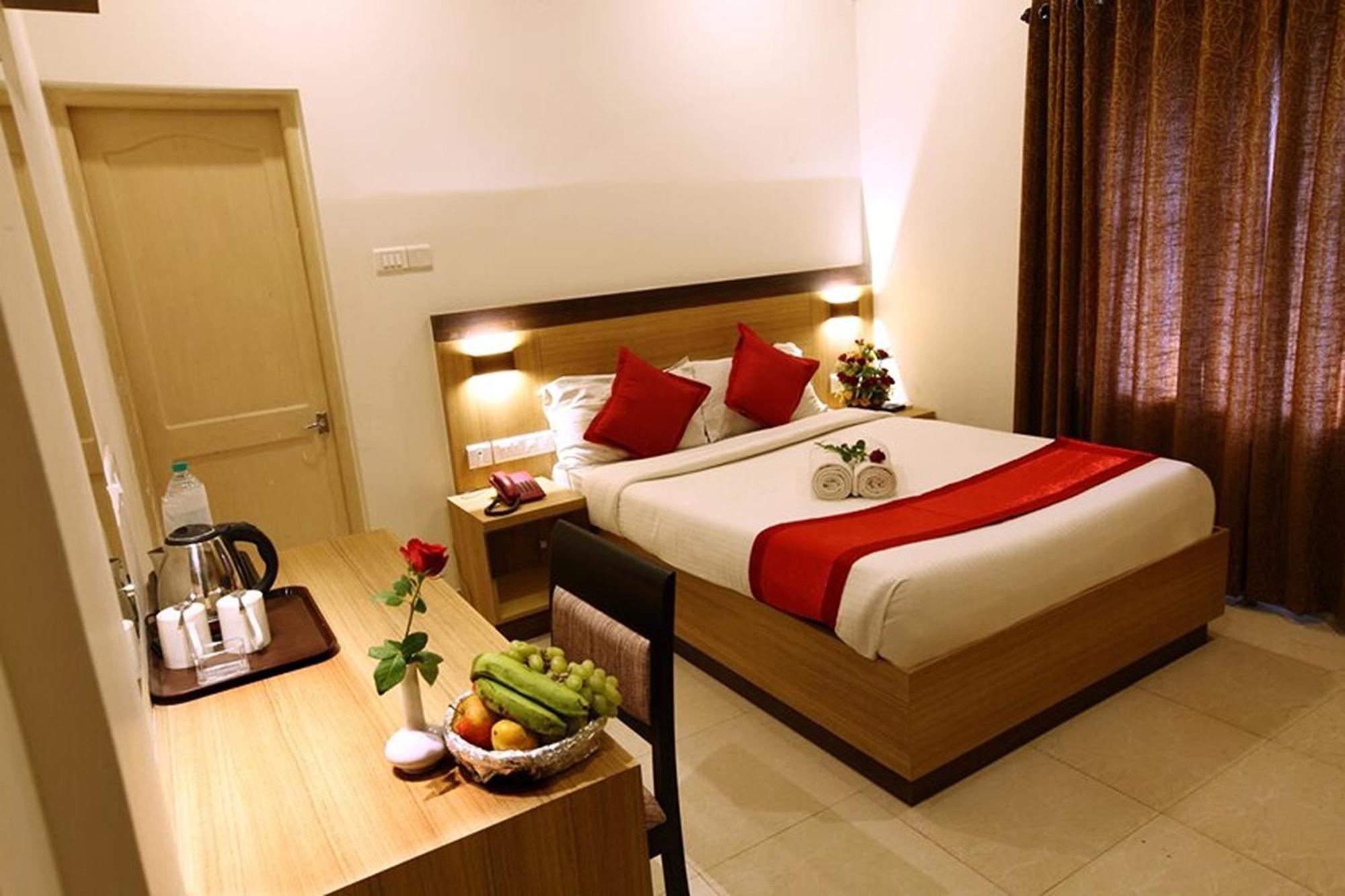 Prayana Hotels Kochi Buitenkant foto