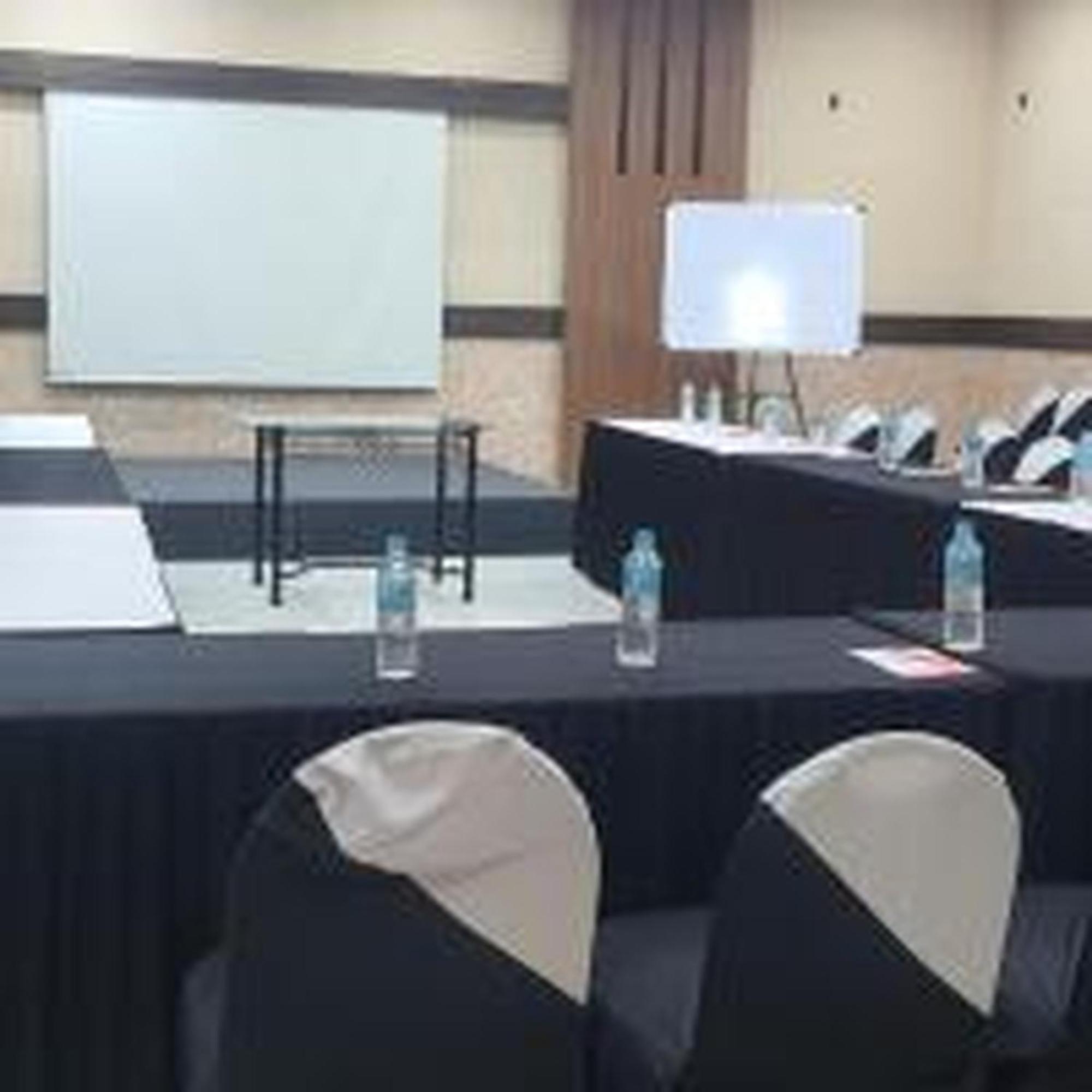 Prayana Hotels Kochi Buitenkant foto