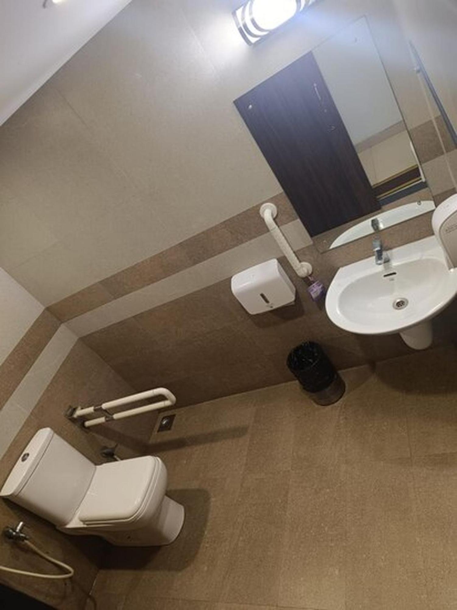 Prayana Hotels Kochi Buitenkant foto