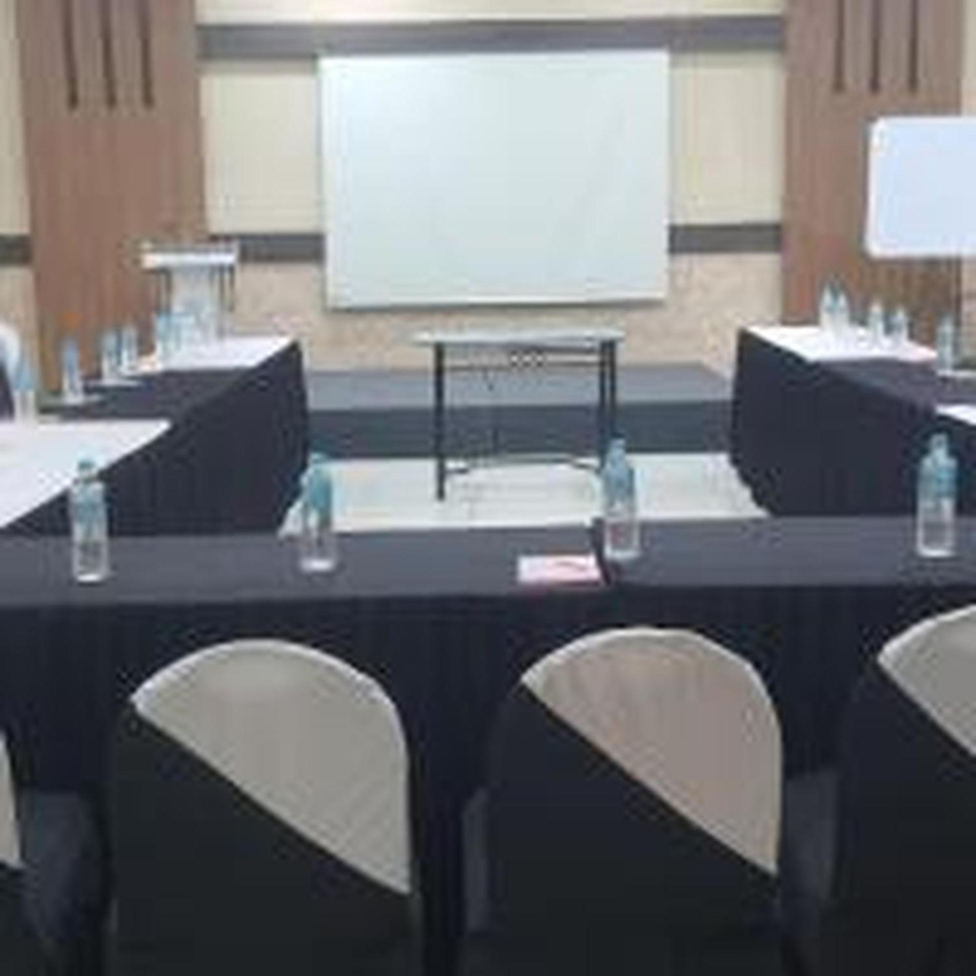 Prayana Hotels Kochi Buitenkant foto