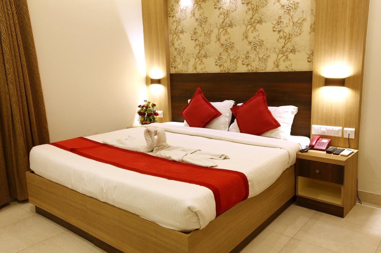 Prayana Hotels Kochi Buitenkant foto
