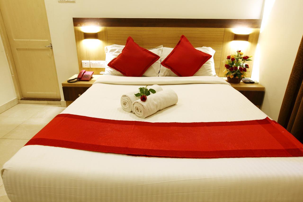 Prayana Hotels Kochi Buitenkant foto
