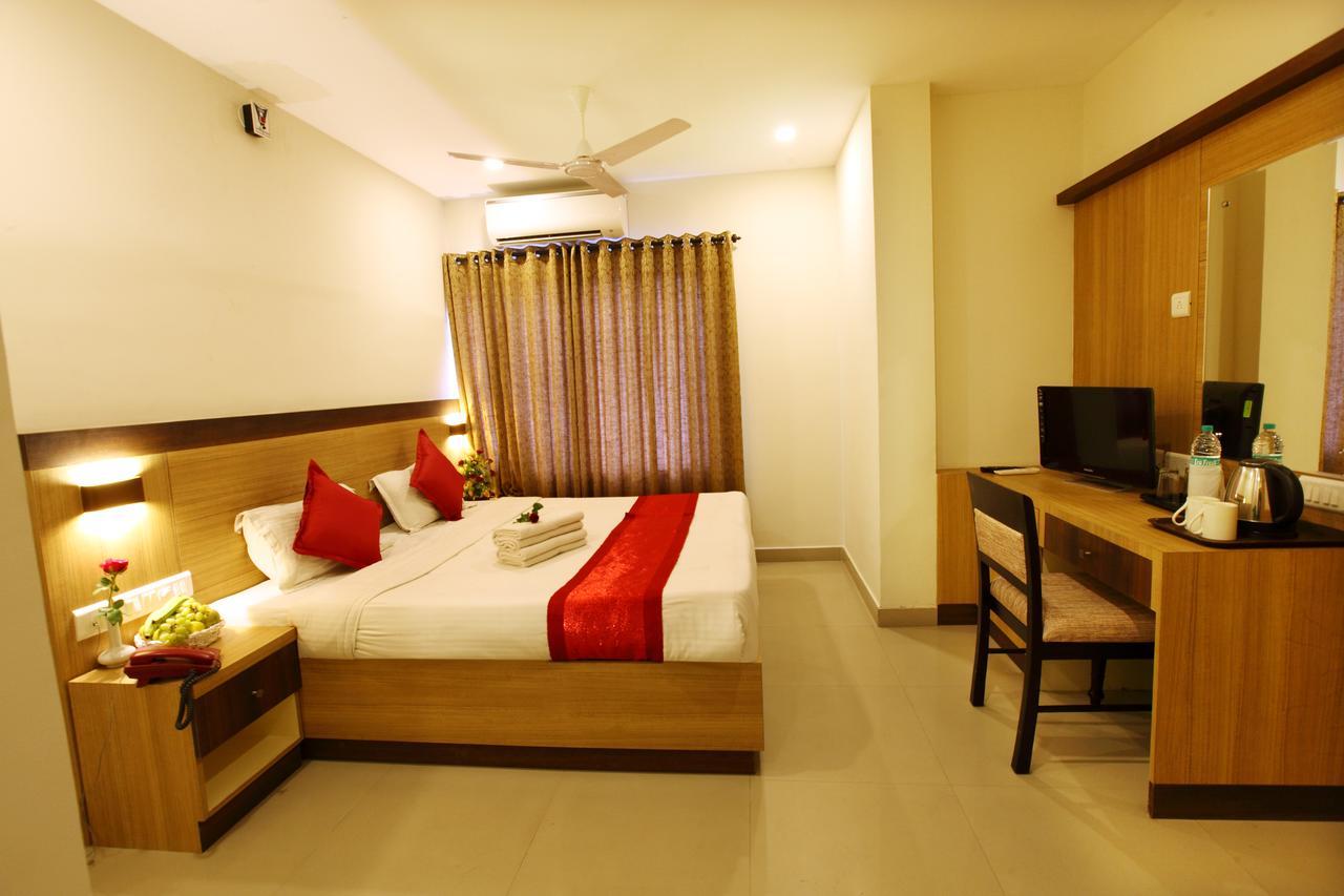 Prayana Hotels Kochi Buitenkant foto
