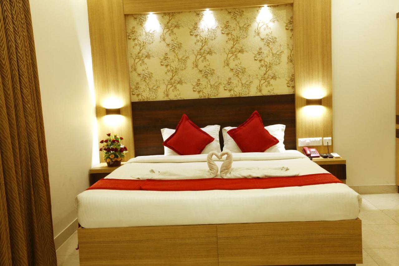 Prayana Hotels Kochi Buitenkant foto