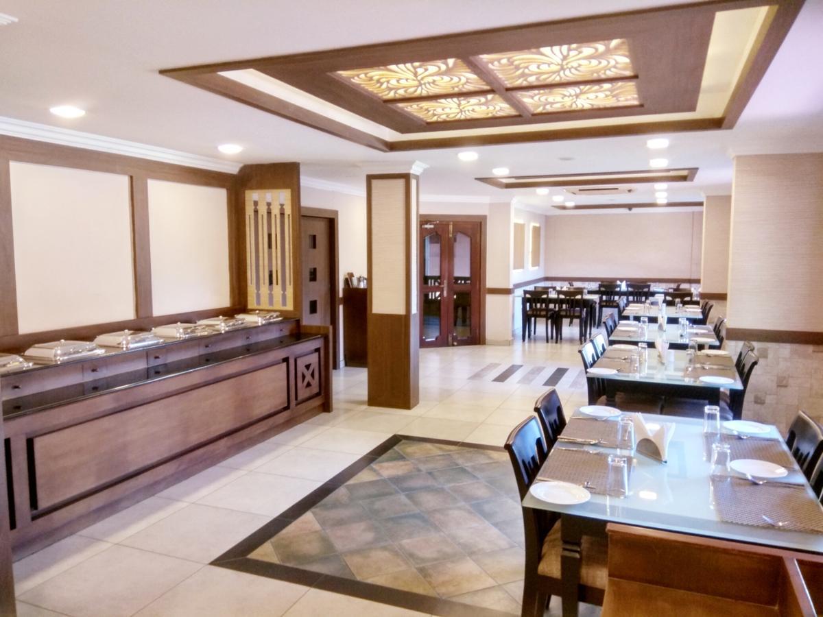 Prayana Hotels Kochi Buitenkant foto
