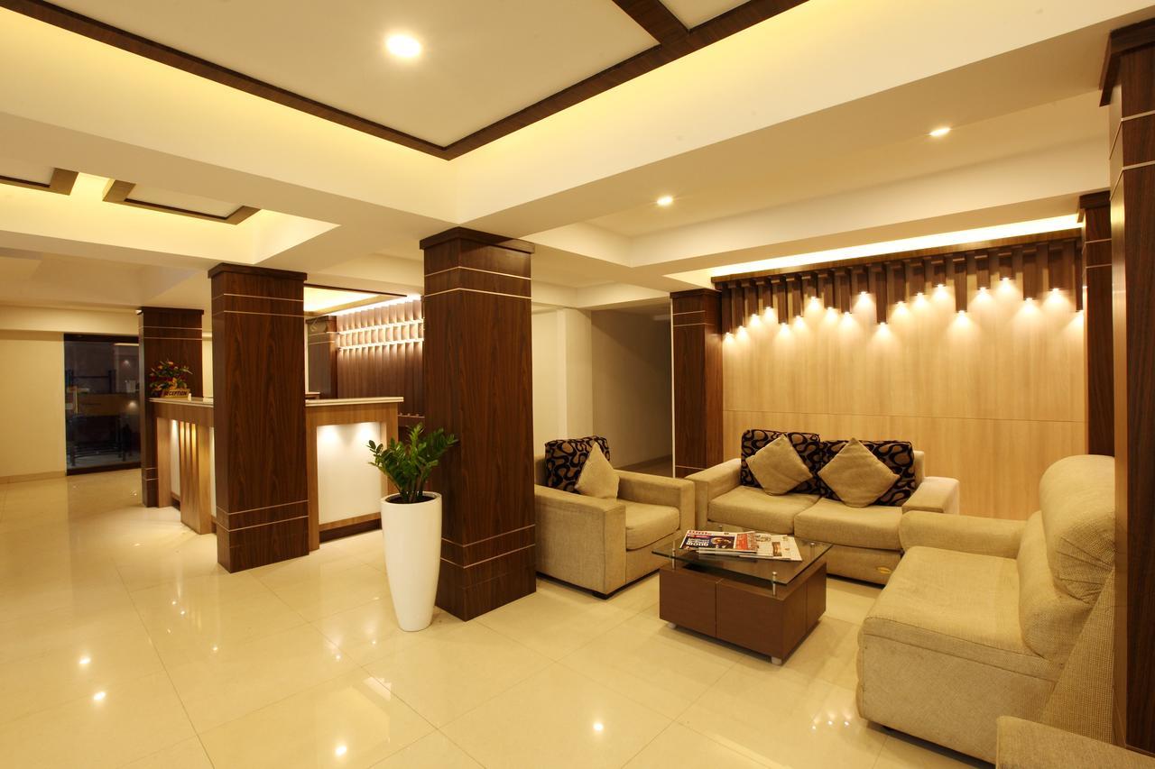 Prayana Hotels Kochi Buitenkant foto