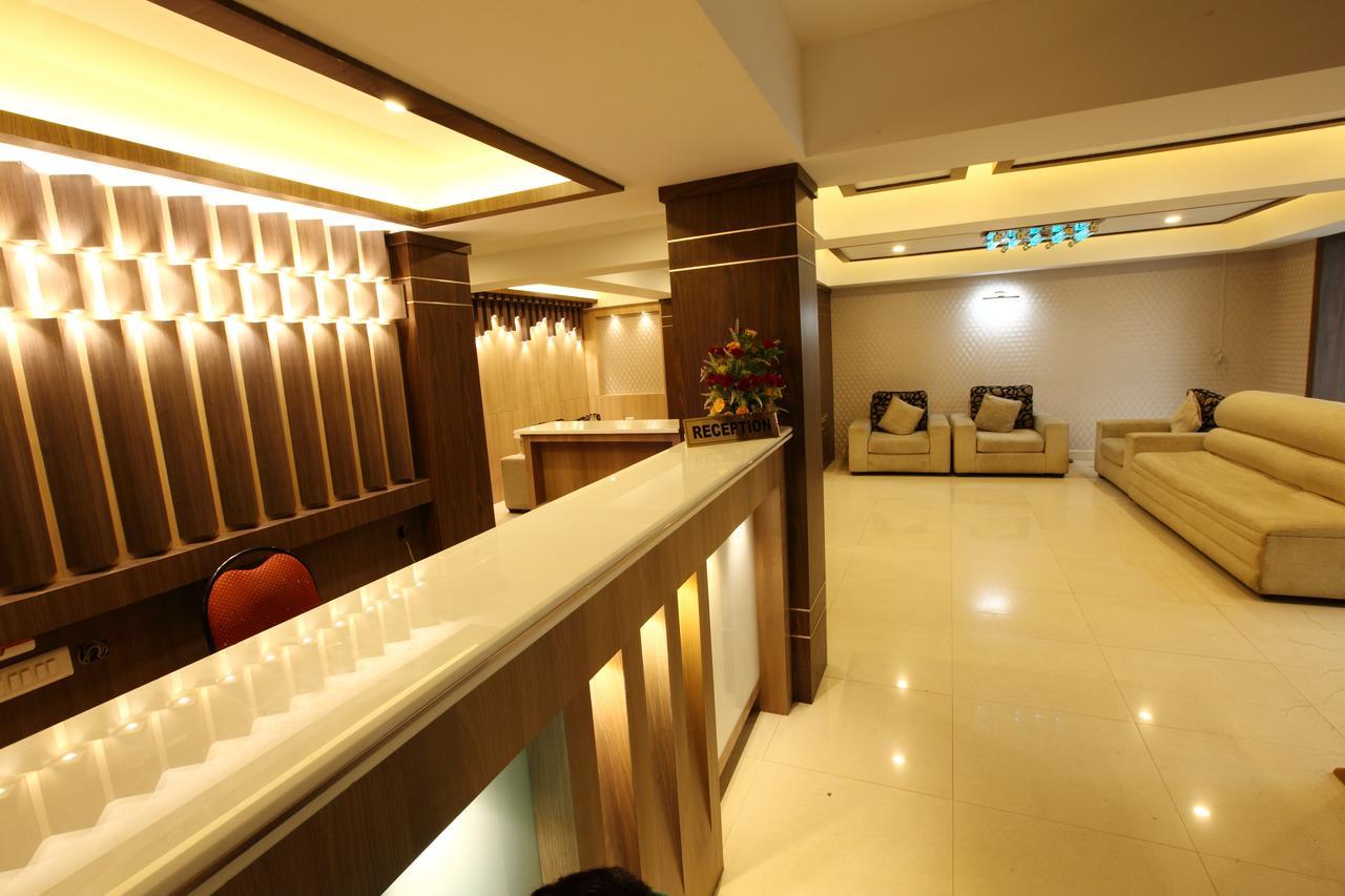 Prayana Hotels Kochi Buitenkant foto